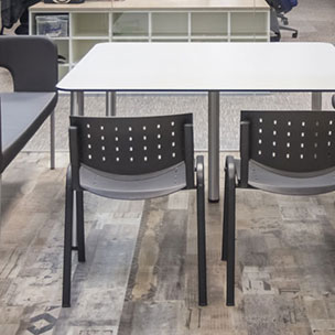 BOHEMIA ENERGY Praha, kombinace LVT Milliken a Laylines